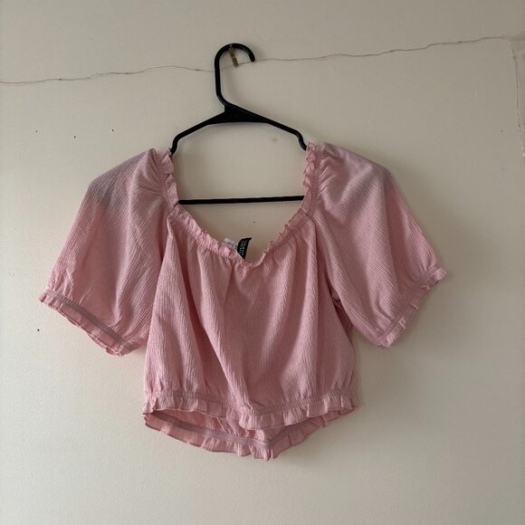 H&M pink puff sleeve crop top - Picture 3 of 3